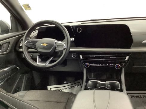 Used 2024 Chevrolet Traverse LT FWD image 33