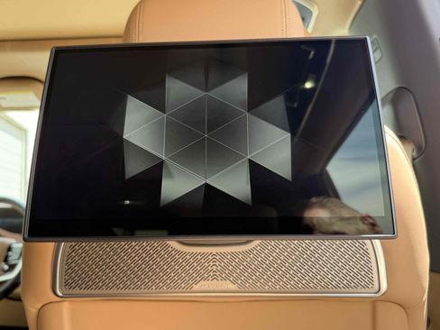 Used 2025 Land Rover Range Rover Long Wheelbase Autobiography image 62