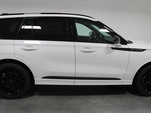 New 2026 Lincoln Aviator Reserve AWD/4WD image 10
