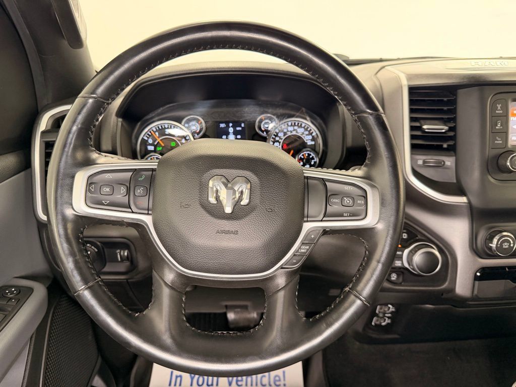 Used 2022 RAM 1500 Big Horn AWD/4WD image 16