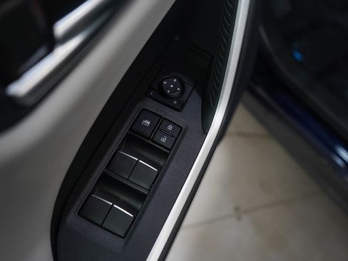 Used 2025 Toyota RAV4 Limited image 21