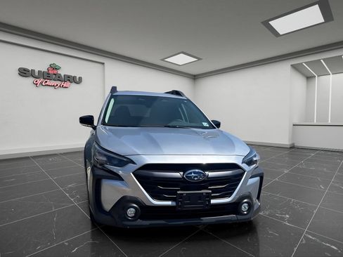 Certified 2025 Subaru Outback Premium AWD/4WD image 3