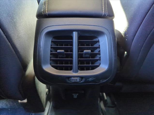 Used 2015 Jeep Cherokee Latitude FWD image 20