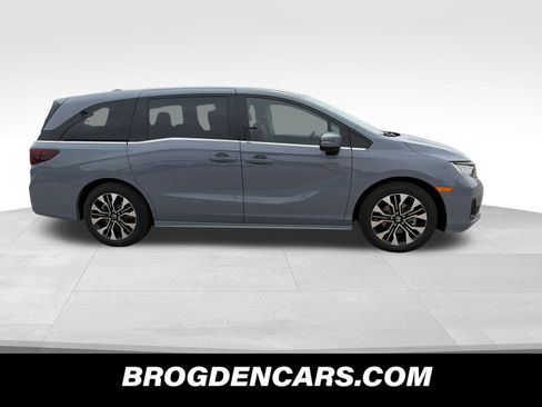 Used 2026 Honda Odyssey Elite image 2