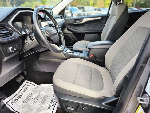 Certified 2022 Ford Escape SE w/ SE Sport Appearance Package image 18