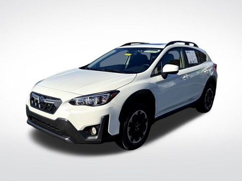 Used 2023 Subaru Crosstrek 2.0i Premium image 3