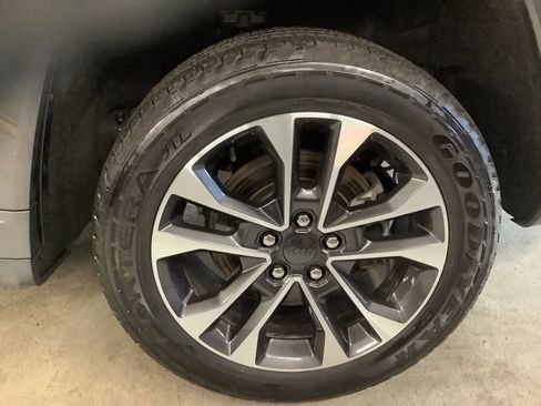 Used 2023 Jeep Grand Cherokee L Overland w/ Advanced Protech Group III image 13