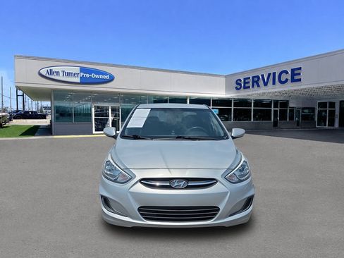Used 2015 Hyundai Accent GLS FWD image 3