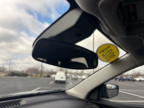 Used 2024 Chevrolet Equinox LT image 34