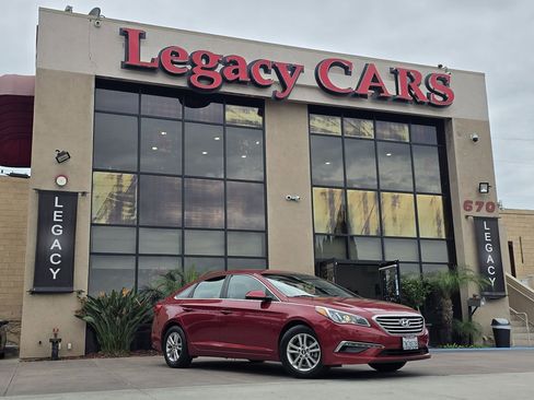 Used 2015 Hyundai Sonata SE image 2