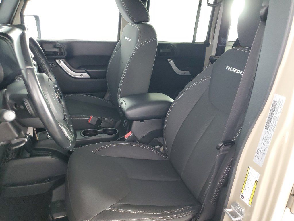 Used 2018 Jeep Wrangler Unlimited Rubicon w/ Connectivity Group AWD/4WD image 14