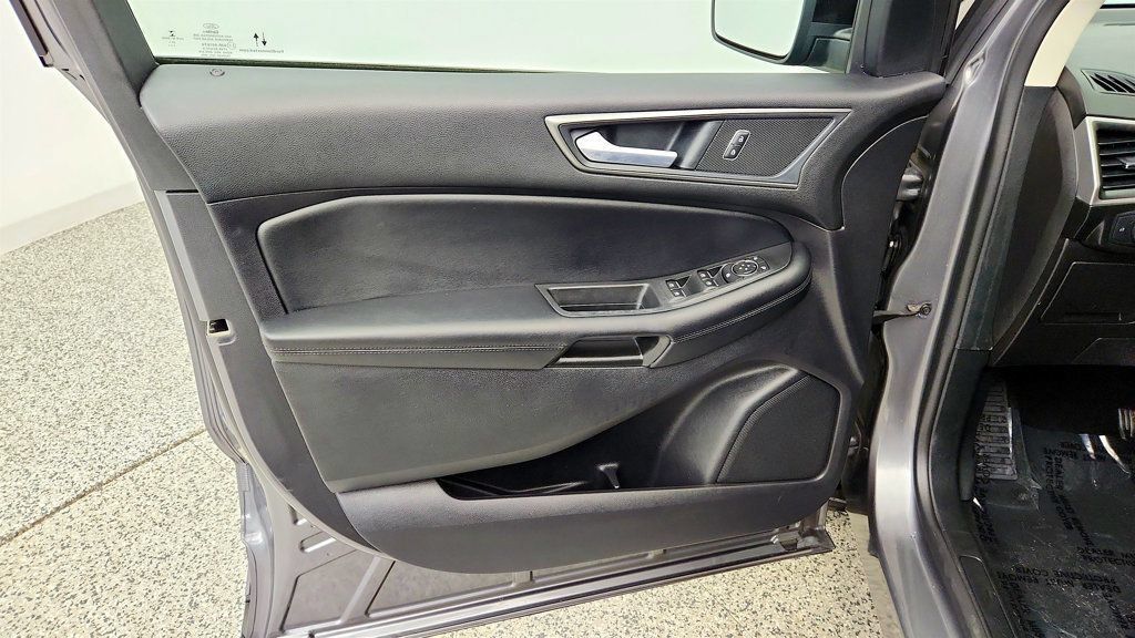 Used 2022 Ford Edge SE w/ Black Appearance Package AWD/4WD image 10