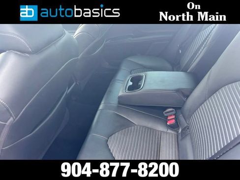 Used 2018 Toyota Camry SE w/ Moonroof Package FWD image 18