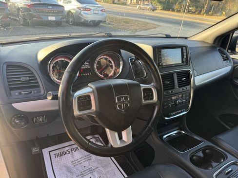 Used 2019 Dodge Grand Caravan GT image 17