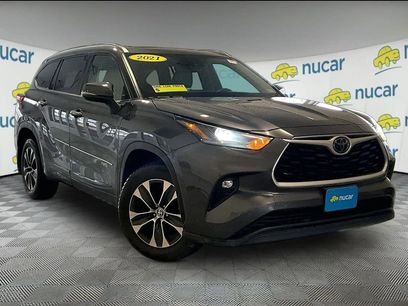 Used 2021 Toyota Highlander XLE