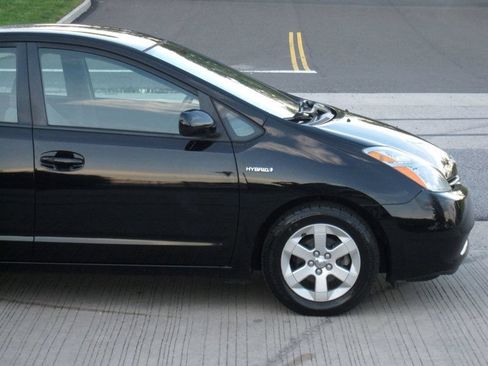 Used 2009 Toyota Prius Touring FWD image 10