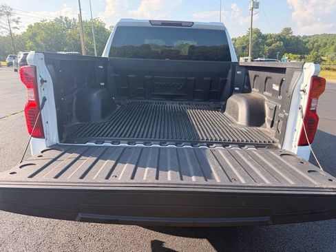 Used 2025 Chevrolet Silverado 1500 LT AWD/4WD image 37