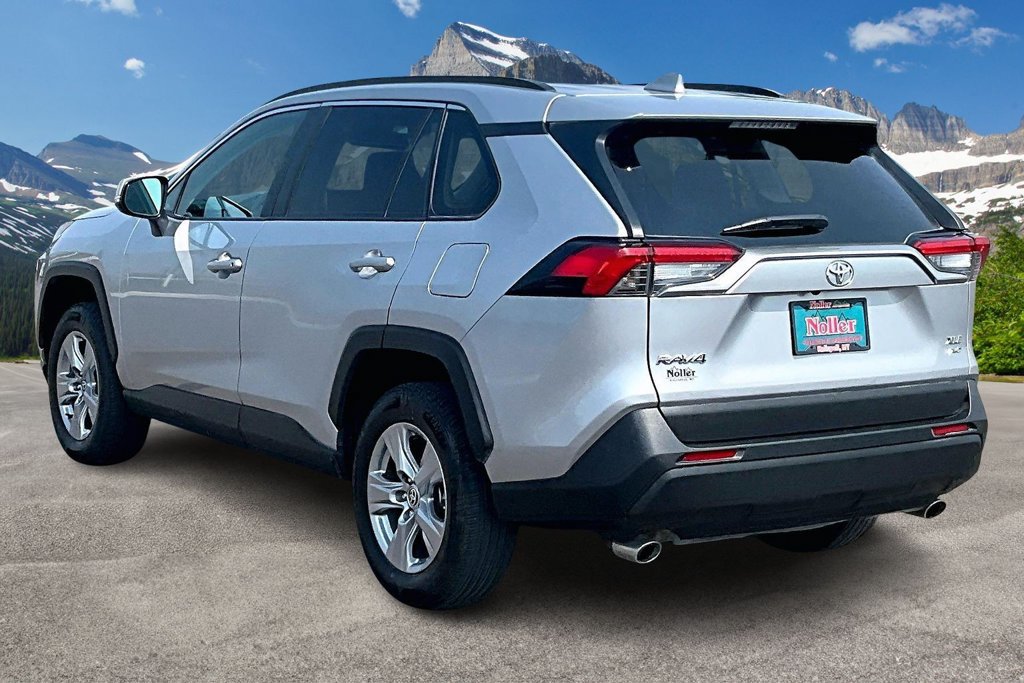 Used 2025 Toyota RAV4 XLE AWD/4WD image 13