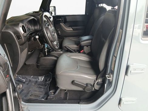 Used 2014 Jeep Wrangler Unlimited Sport w/ Connectivity Group image 17