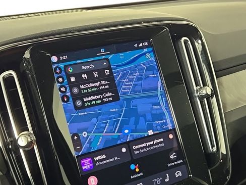 Used 2024 Volvo XC40 B5 Ultimate w/ Climate Package image 25