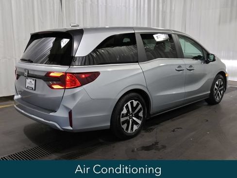 Used 2025 Honda Odyssey EX-L image 3