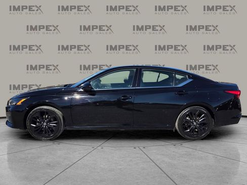 Used 2023 Nissan Altima 2.5 SR image 2