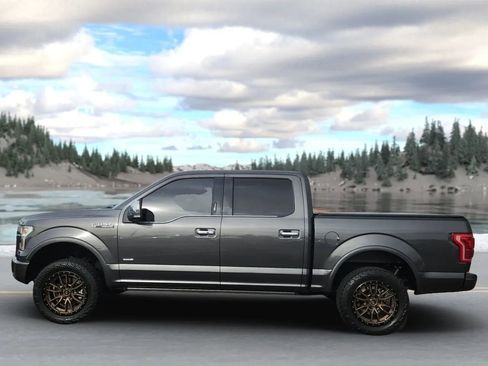 Used 2016 Ford F150 Platinum w/ Equipment Group 701A Luxury image 3