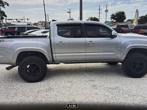 Used 2020 Toyota Tacoma TRD Sport RWD image 2