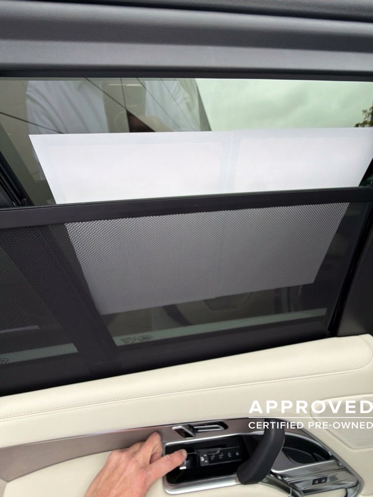 Used 2025 Land Rover Range Rover SE AWD/4WD image 28