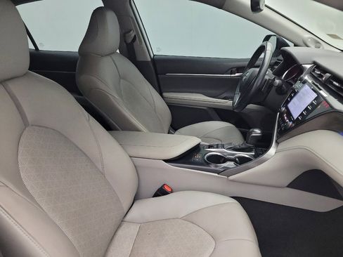 Used 2020 Toyota Camry XSE image 21