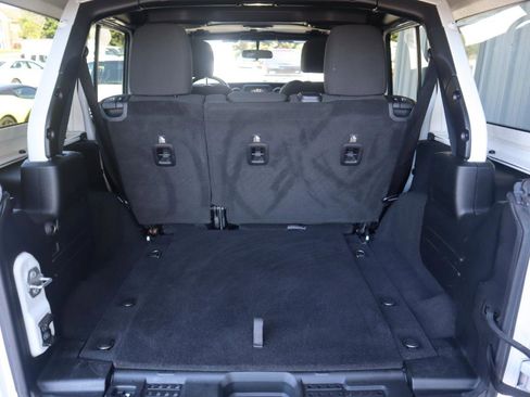Used 2018 Jeep Wrangler Unlimited Sport S AWD/4WD image 45