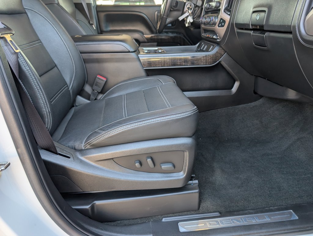 Used 2016 GMC Sierra 2500 Denali w/ Duramax Plus Package AWD/4WD image 26