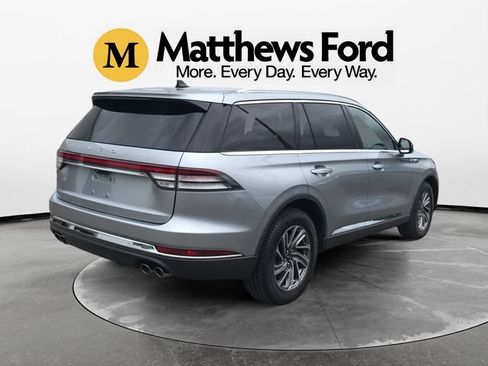 Used 2023 Lincoln Aviator AWD image 5