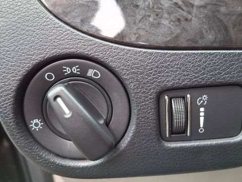 Used 2018 Dodge Grand Caravan SE FWD image 14