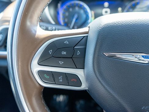 Used 2017 Chrysler Pacifica Limited w/ UConnect Theater Package image 25