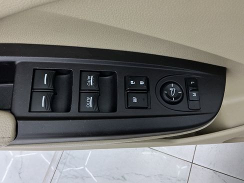 Used 2014 Acura RDX AWD w/ Technology Package image 39