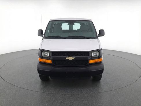 Used 2025 Chevrolet Express 3500 LT w/ LT Preferred Equipment Group RWD image 2