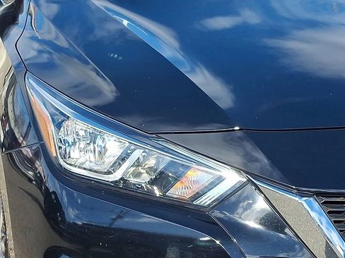 Used 2020 Nissan Versa SV image 9