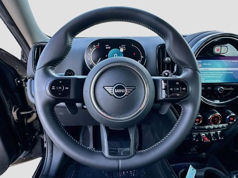 Certified 2024 MINI Cooper Countryman S FWD image 11