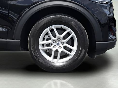 Certified 2026 Ford Explorer Active RWD image 4