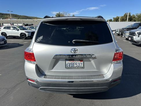 Used 2012 Toyota Highlander SE image 3