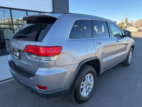 Used 2018 Jeep Grand Cherokee Laredo image 9