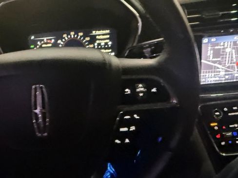 Used 2020 Lincoln Continental Reserve w/ Luxury Package AWD/4WD image 17
