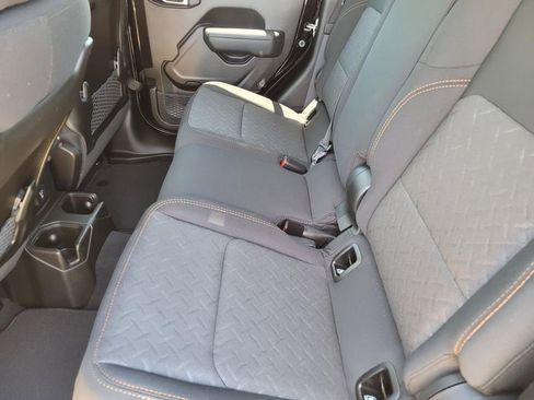 New 2025 Jeep Gladiator Mojave image 12