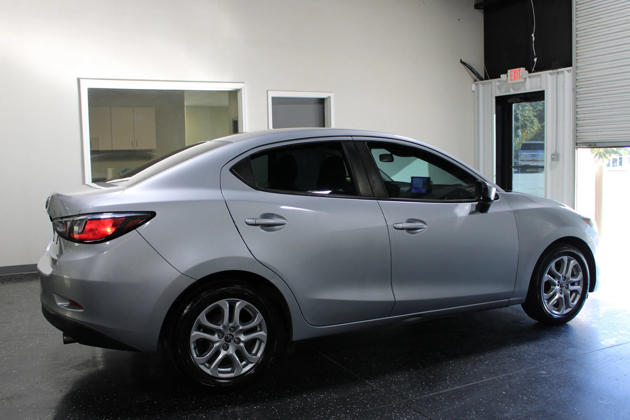 Used 2017 Toyota Yaris iA FWD image 4