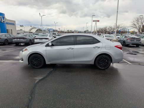 Used 2019 Toyota Corolla LE image 9