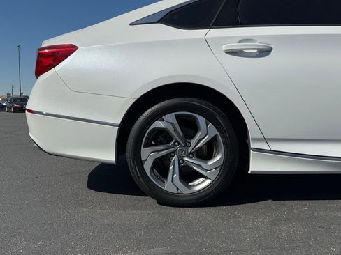Used 2020 Honda Accord EX image 14