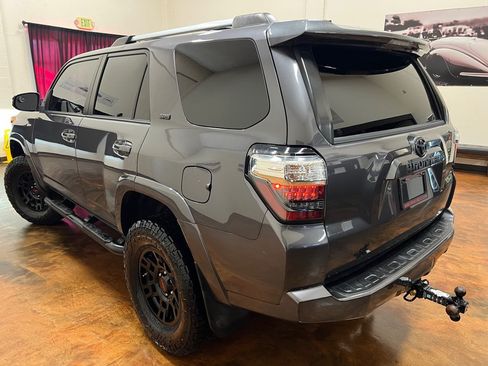 Used 2021 Toyota 4Runner SR5 RWD image 43