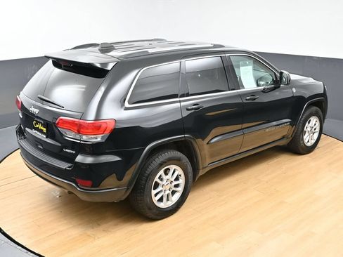 Used 2018 Jeep Grand Cherokee Laredo AWD/4WD image 37