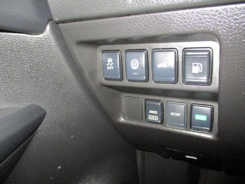 Used 2020 Nissan Rogue SV image 22